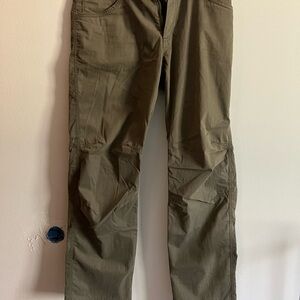 Patagonia green straight fit pants, 32x32